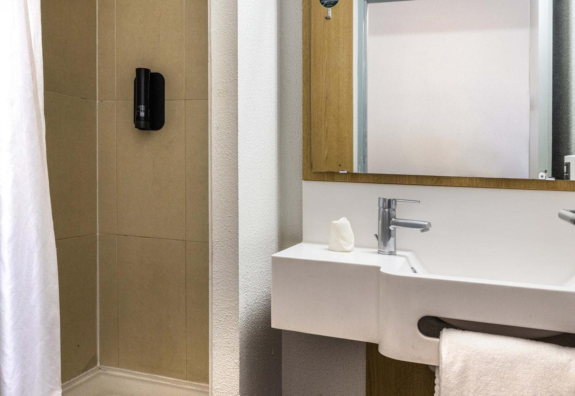 B&B Hotel Perpignan Nord Aeroport Εξωτερικό φωτογραφία
