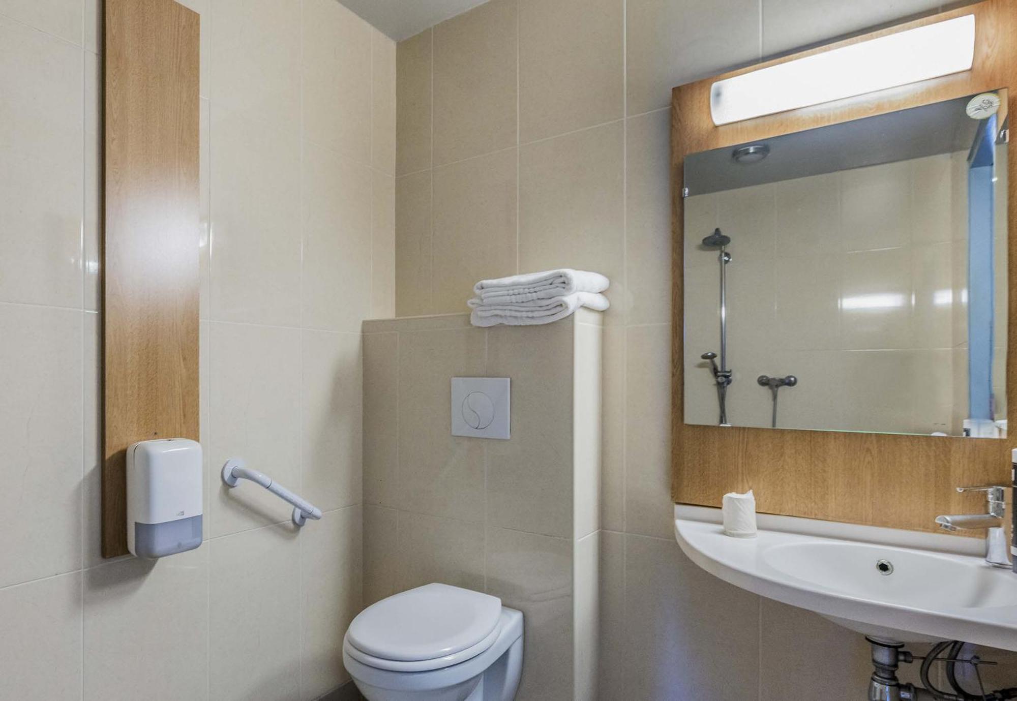 B&B Hotel Perpignan Nord Aeroport Εξωτερικό φωτογραφία